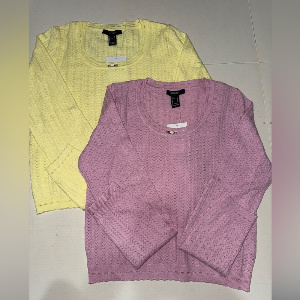 Forever 21 women’s top. NWT size L